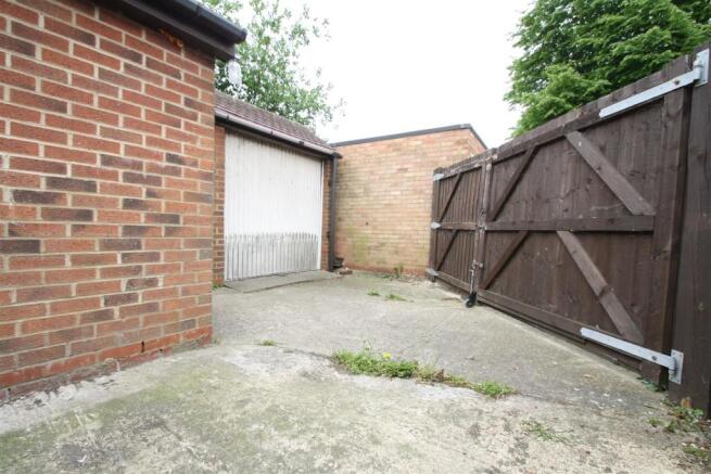 rear garage and parking.JPG