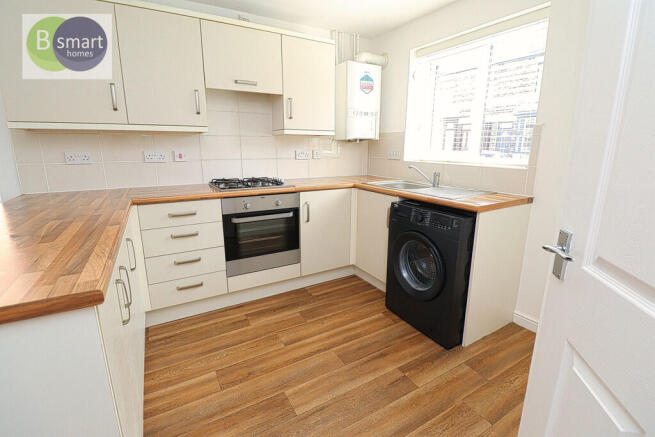 3 bed Semi-Detached for sale Image 3