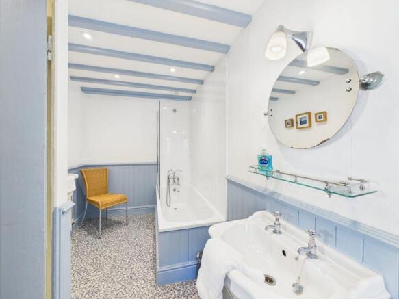 2 bed Cottage for sale Image 8