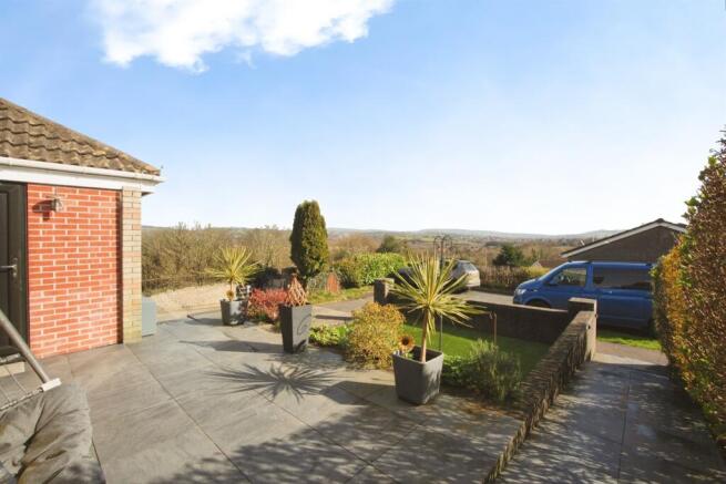 Coed Yr Esgob, Llantrisant, Pontyclun photo 4