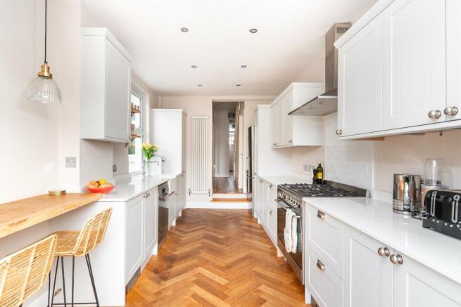 APG82 - Kitchen B.jpg