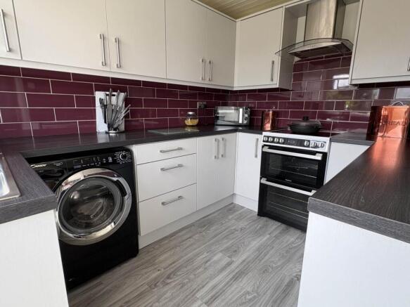 3 bed Town House for sale Image 5