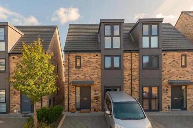 2O4PHCBH - External E.jpg