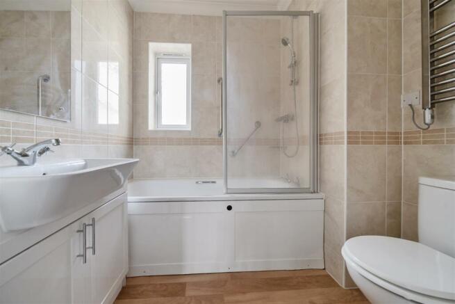 Bathroom.jpg