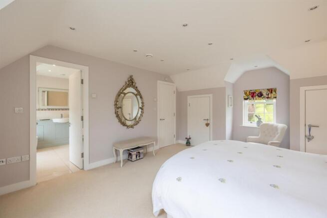 3 bed House for sale Image 9