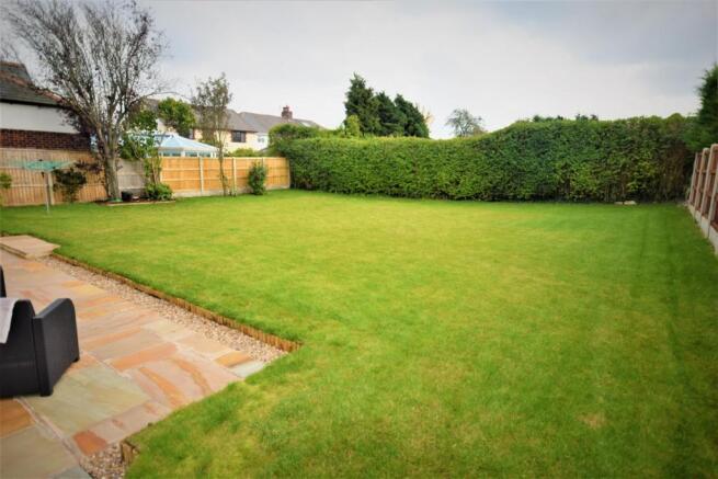 10 Wynnstay Lane Ext R Grd.JPG