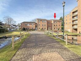 17, Sandringham Court, Shrewsbury SY3 8LL