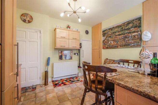 2 bed Semi-Detached for sale Image 9
