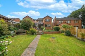 8, Oakhall Park, Crigglestone, Wakefield WF4 3HG