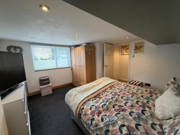 2 bed End of Terrace for sale Image 12
