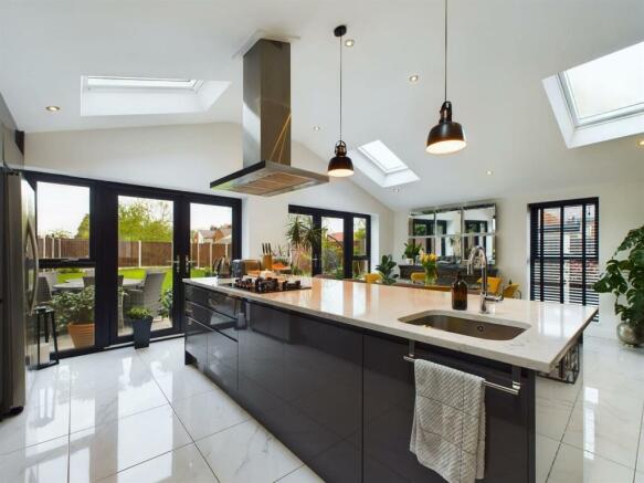 Kitchen/Dining Area