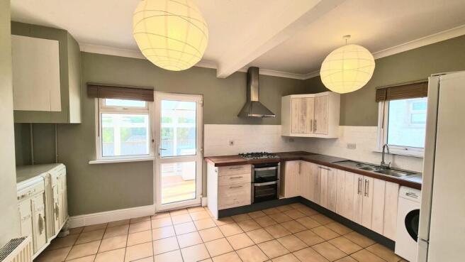 KITCHEN BREAKFAST ROOM