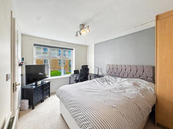 3 bed Apartment for sale Image 9