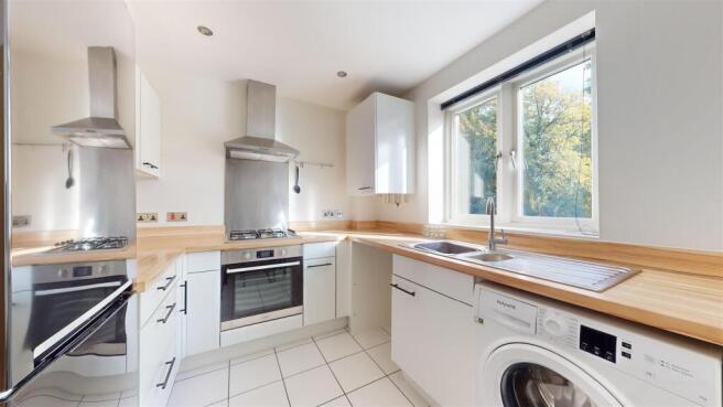 10 St Julian's Mews Kitchen.jpg