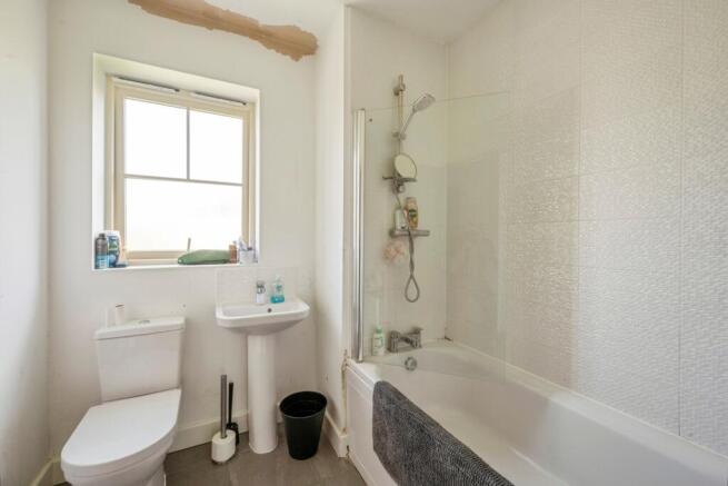 4 bed Detached for sale Image 7