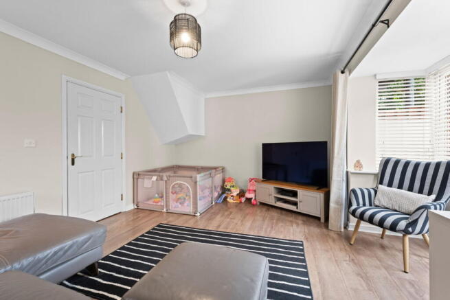 4 bed Semi-Detached for sale Image 8