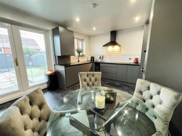 KITCHEN DINING ROOM