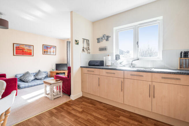 2 bed Apartment for sale Image 6