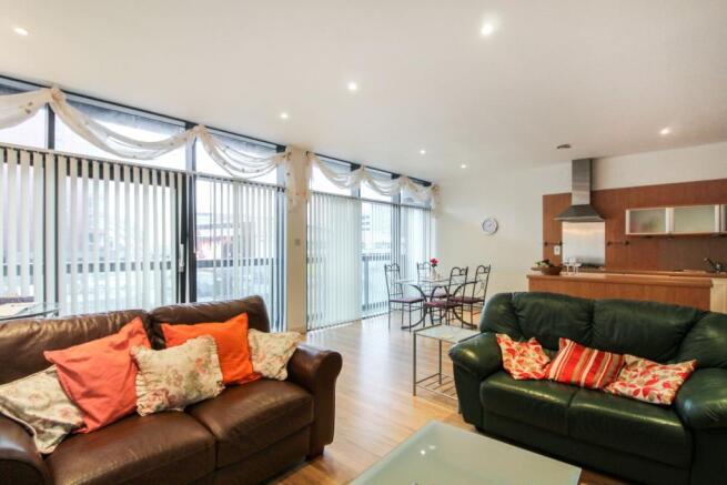 Lounge / Kitchen