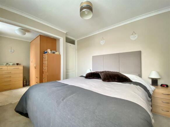 BEDROOM 1.jpg