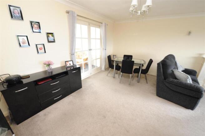 4 bed Detached for sale Image 7