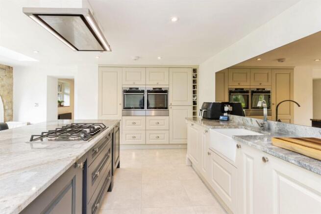 4 bed Detached for sale Image 6