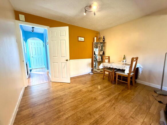 4 bed Detached for sale Image 6