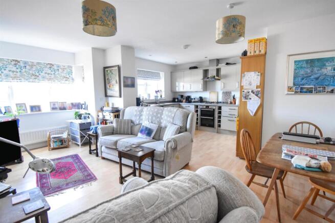 Lounge Kitchen