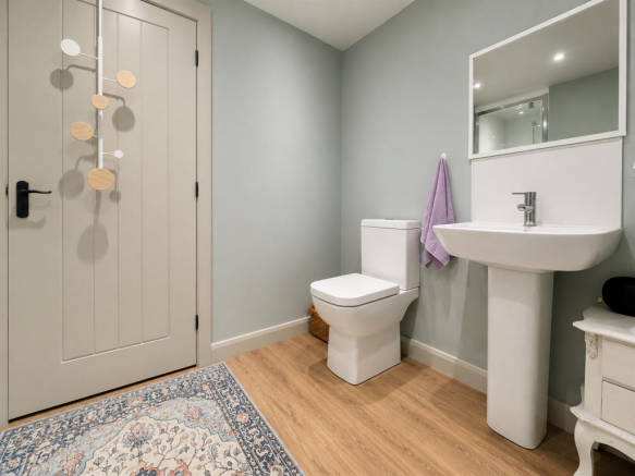 2 bed Character Property to rent Image 10