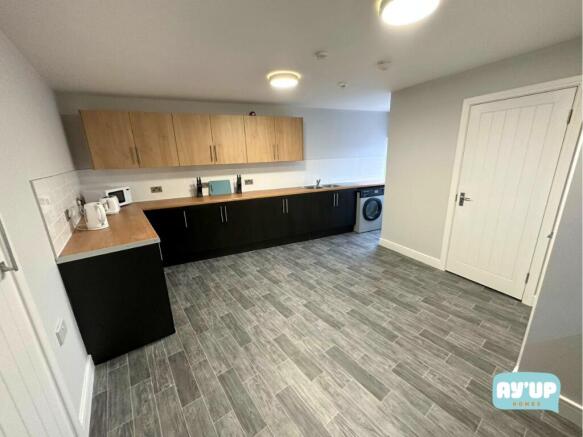 1 bed House Share to rent Image 4