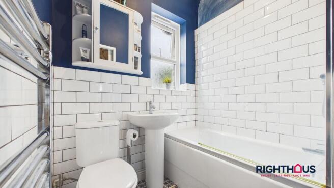 3 bed Terraced for sale Image 5