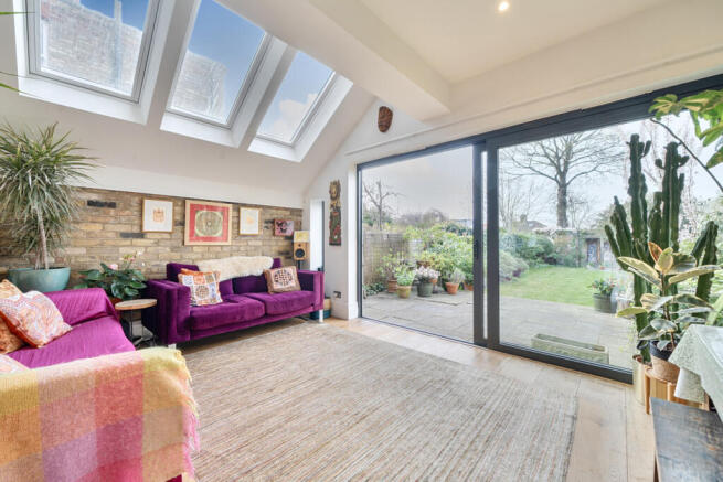 1433975-21-69bd8a...