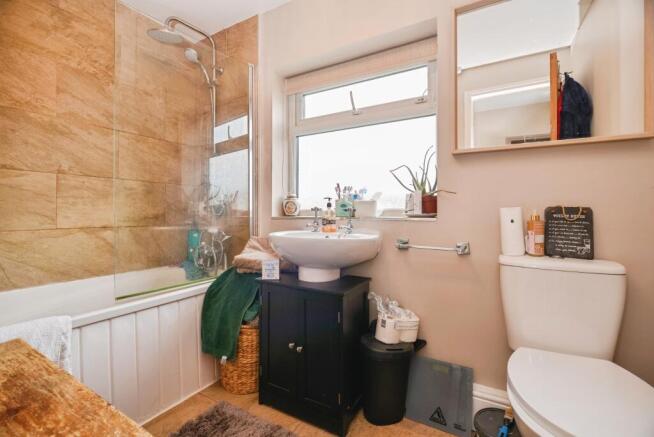 4 bed Semi-Detached for sale Image 7