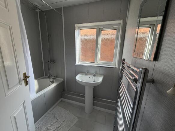 3 bed Semi-Detached for sale Image 6
