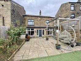 118, Knowles Hill Road, Dewsbury WF13 4QT