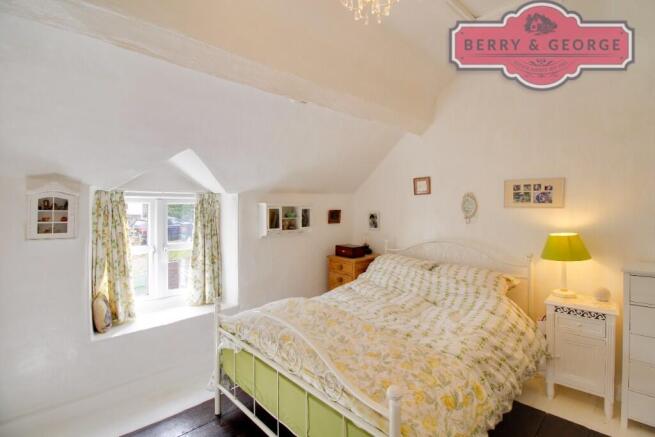 MAIN BEDROOM