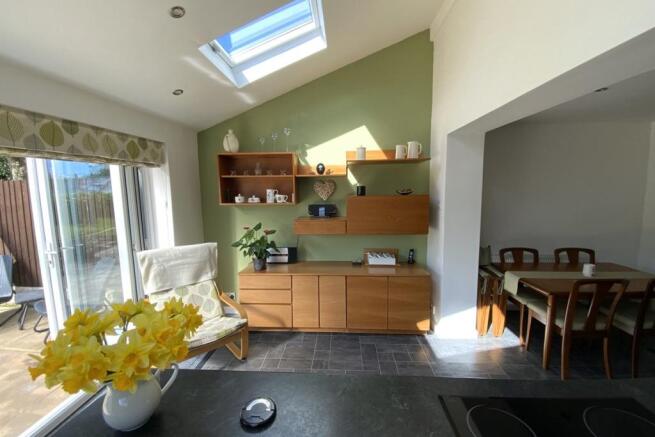 kitchen/dining room 
