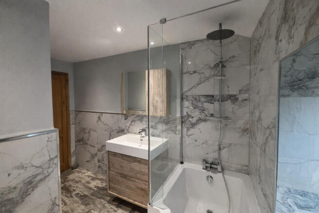 3 bed Terraced for sale Image 8