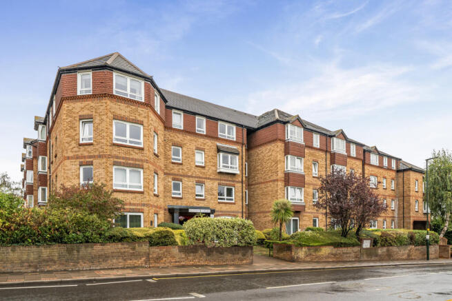 1-bed flat on Sidcup Hill, Sidcup, £170,000