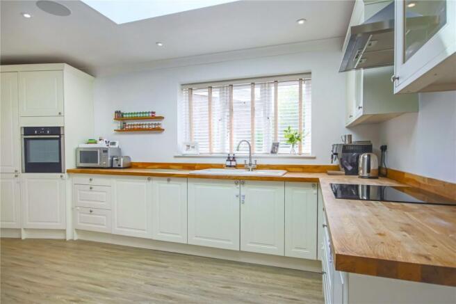 Alt Kitchen