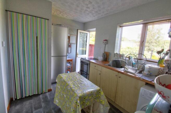 KITCHEN (F)