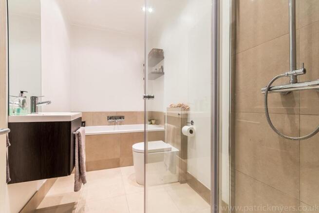 Flat 2, 11 Colyton Road-12.jpg