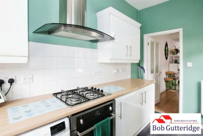 FITTED KITCHEN