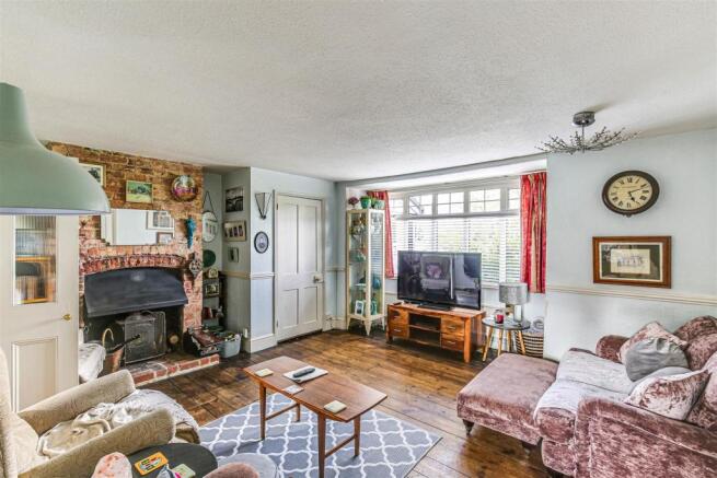 4 Sitting room.jpg