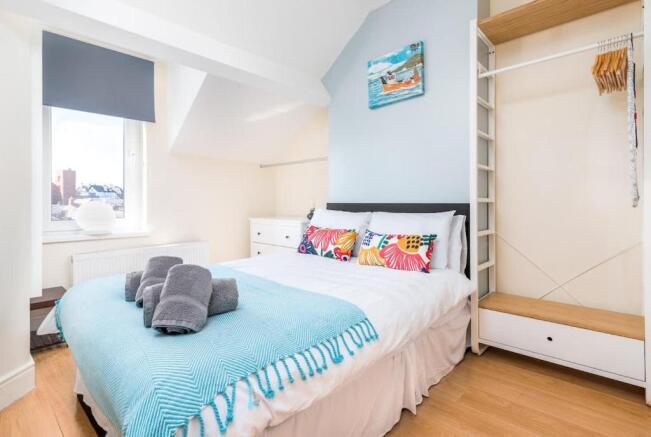 2 bed Flat for sale Image 6