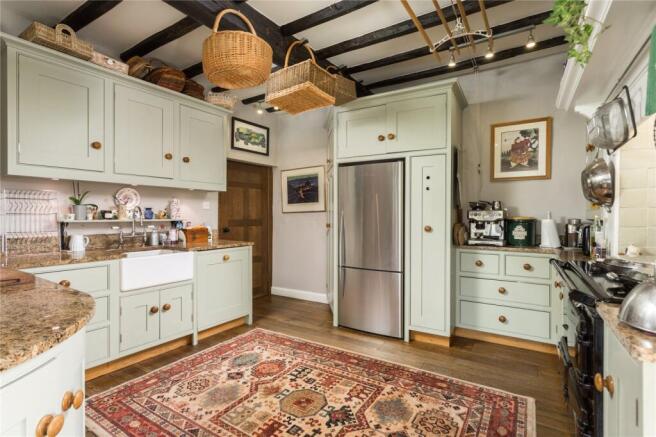8 bed Detached for sale Image 7