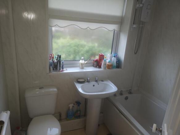 60 Rutland Ave bath