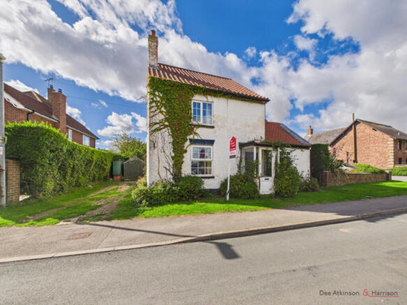3 Bedroom Detached House - For Sale