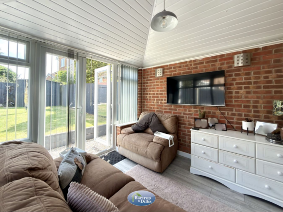 3 bed Detached for sale Image 9