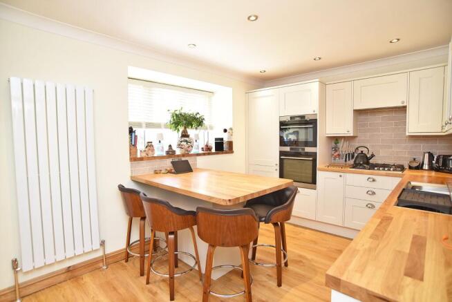 3 bed Town House for sale Image 8
